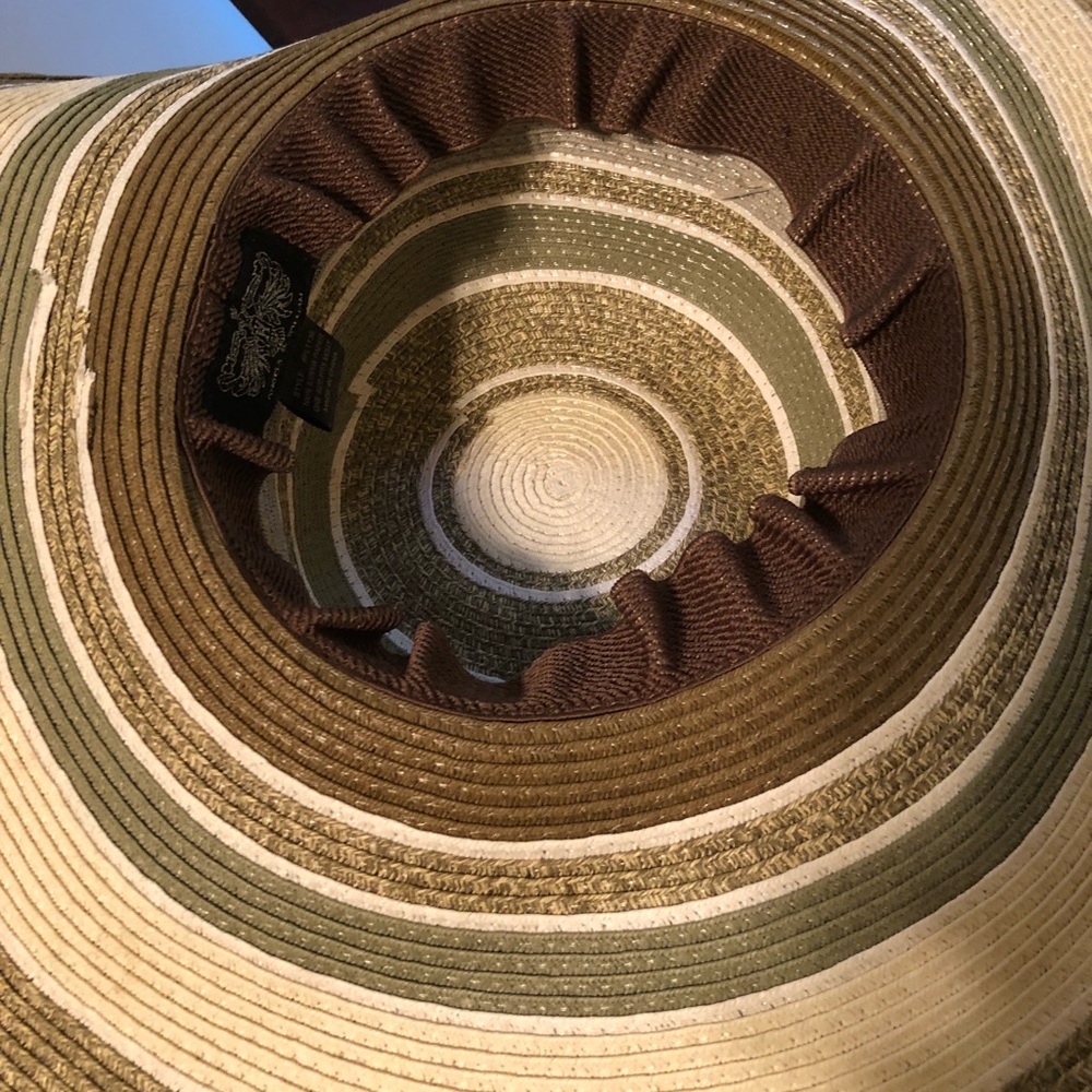 Sun hat - Picture 3 of 4